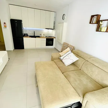 Sunshine Qerret-golem Beach-self-check-in