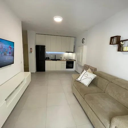 Sunshine Qerret-golem Beach-self-check-in *