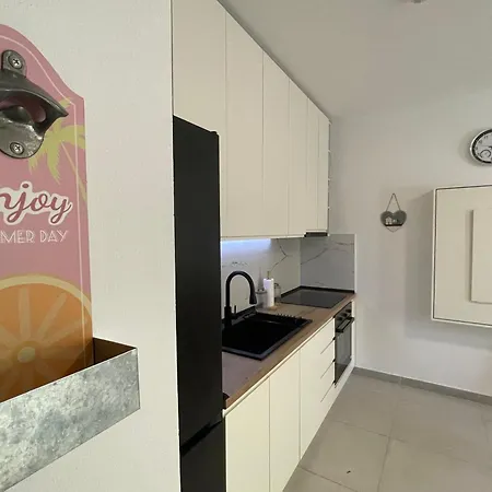 Sunshine Qerret-golem Beach-self-check-in * Golem (Tirana)